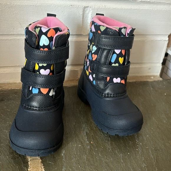 NWT Carters Toddler Snowboots- size 8 - Picture 1 of 4